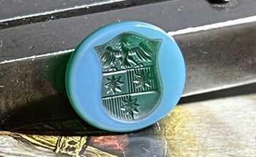 Pietra incisa prima di essere montata su anello a sigillo detto anche anello chevaliere